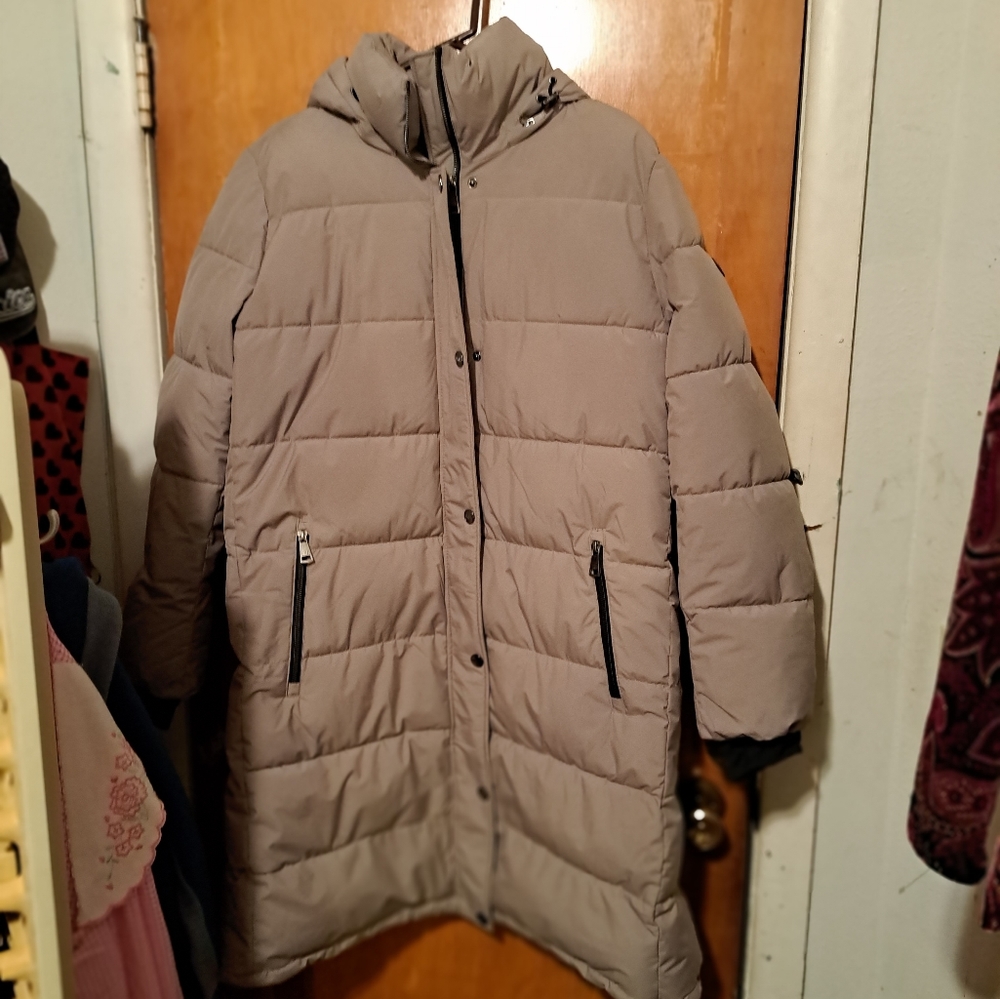 DKNY Full size coat